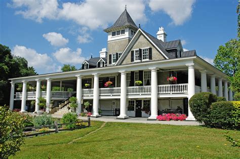 plantation style homes